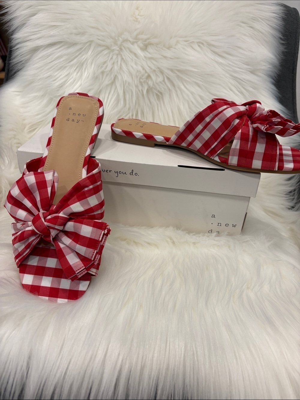 NEW a new day red gingham slides sandals 6 ADORABLE!! Perfect for summer! - Picture 2 of 6